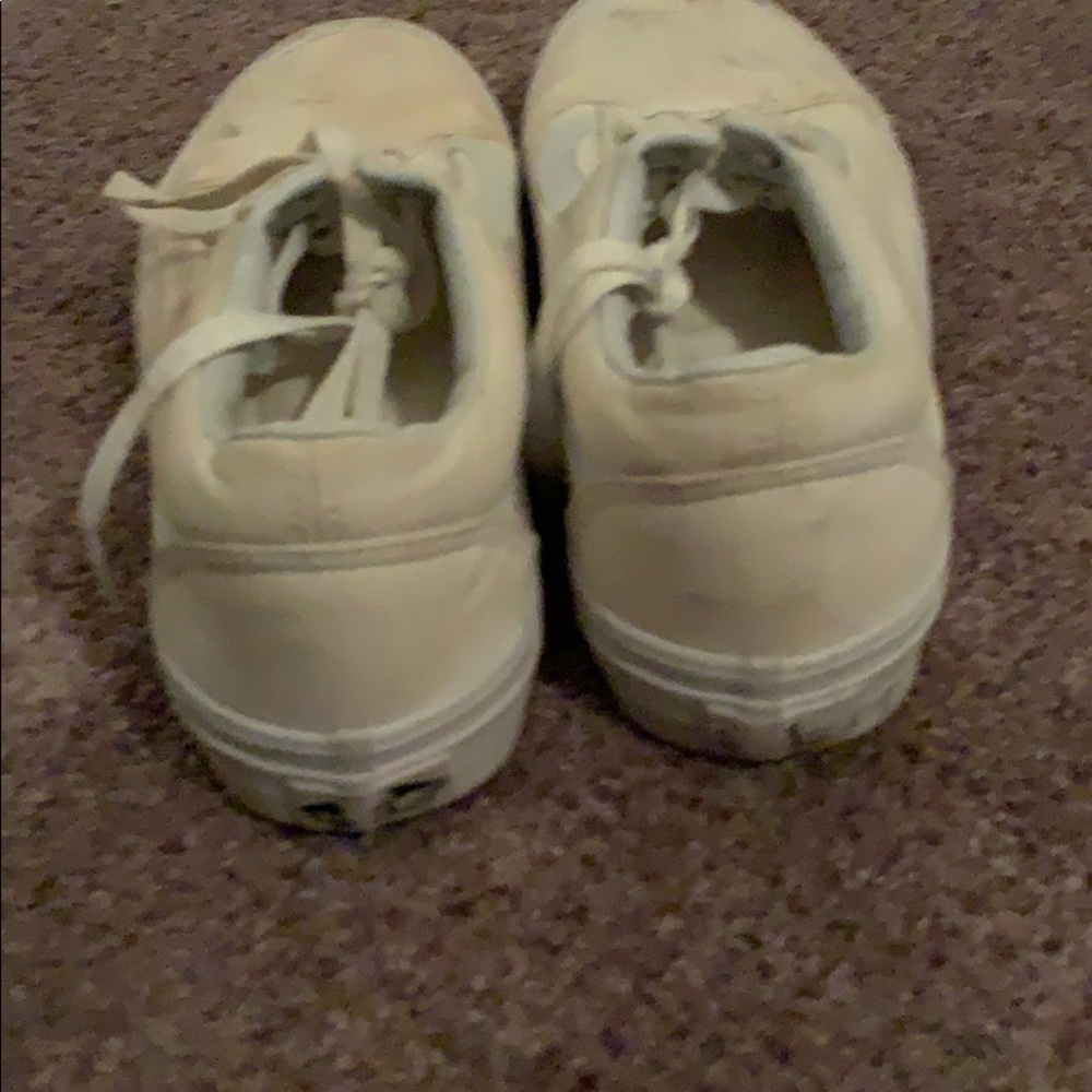 VANS - Picture 2 of 4